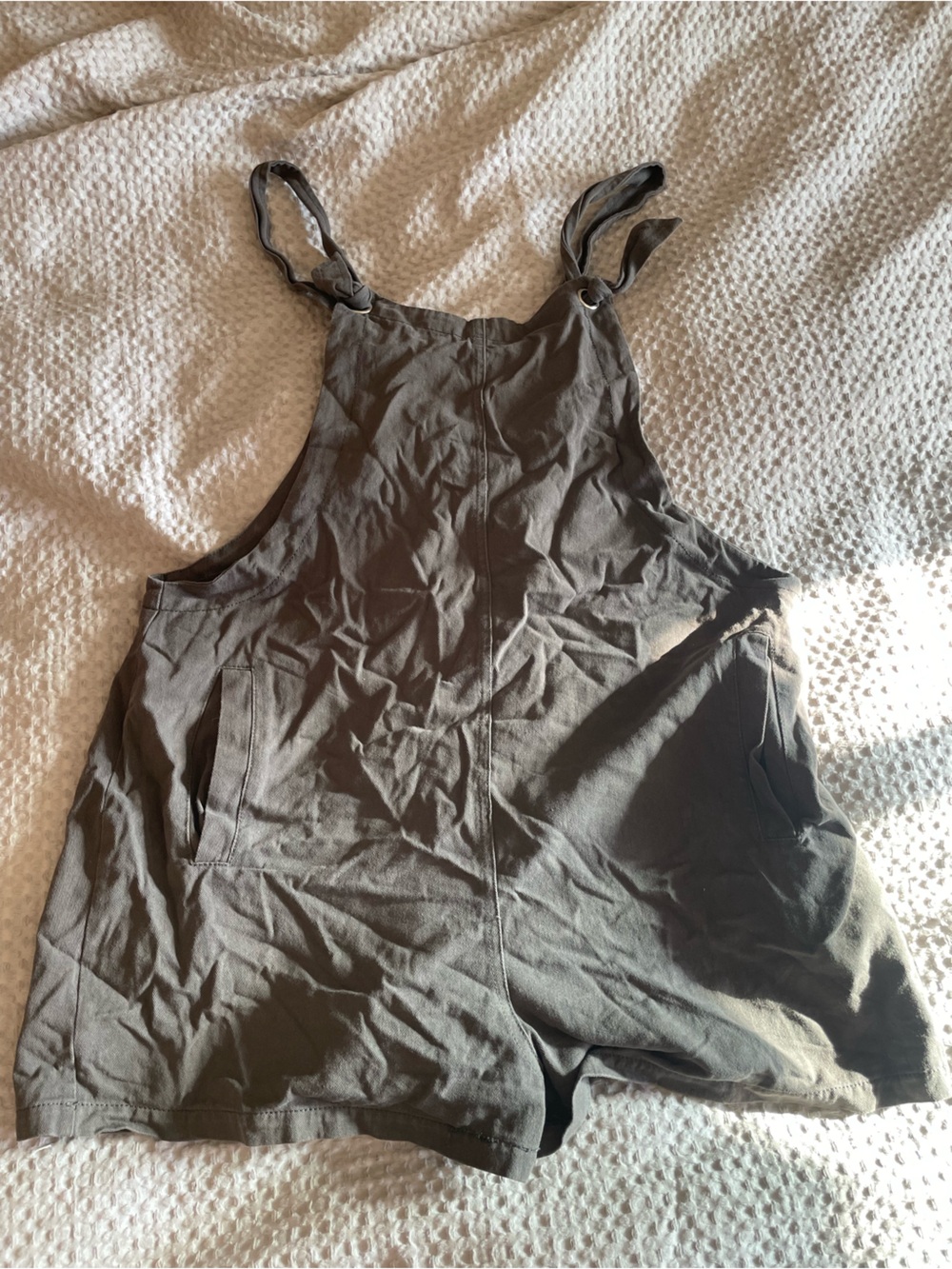 &merci Charcoal Gray Tie-Strap Maternity Romper